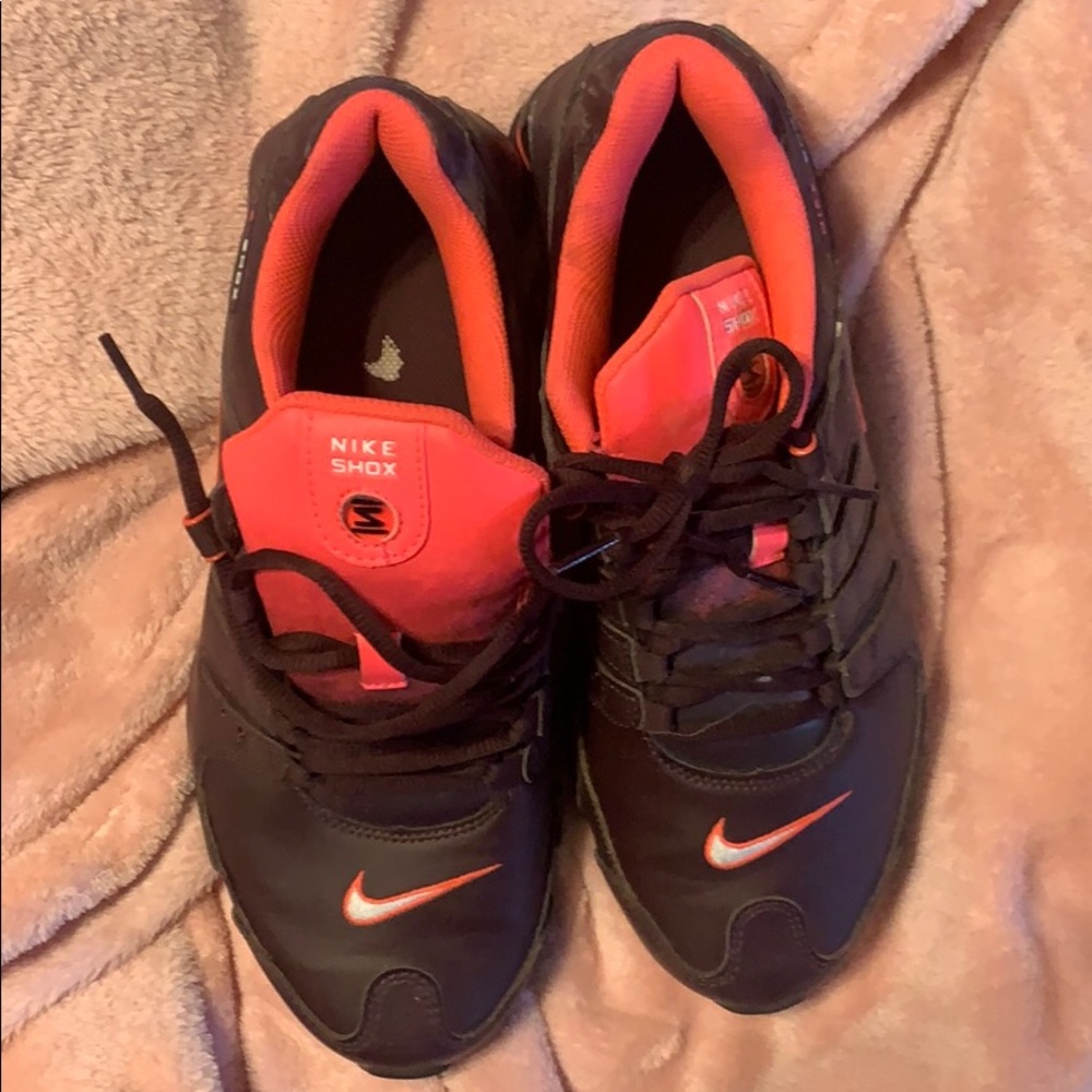 nike womens shocks